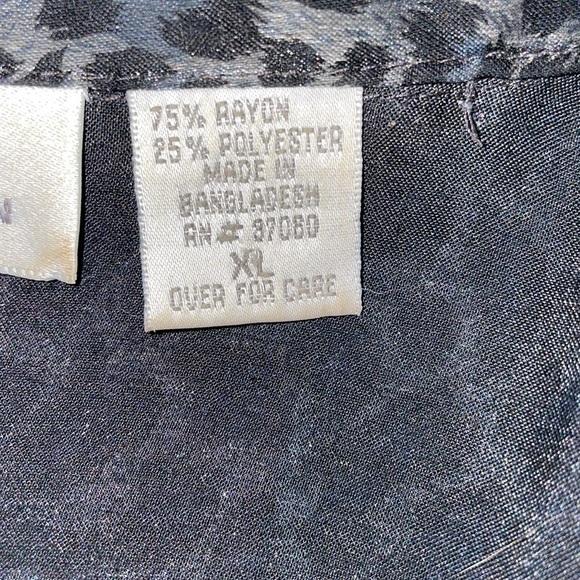 Leopard print button down shirt, women’s size XL - Picture 9 of 9